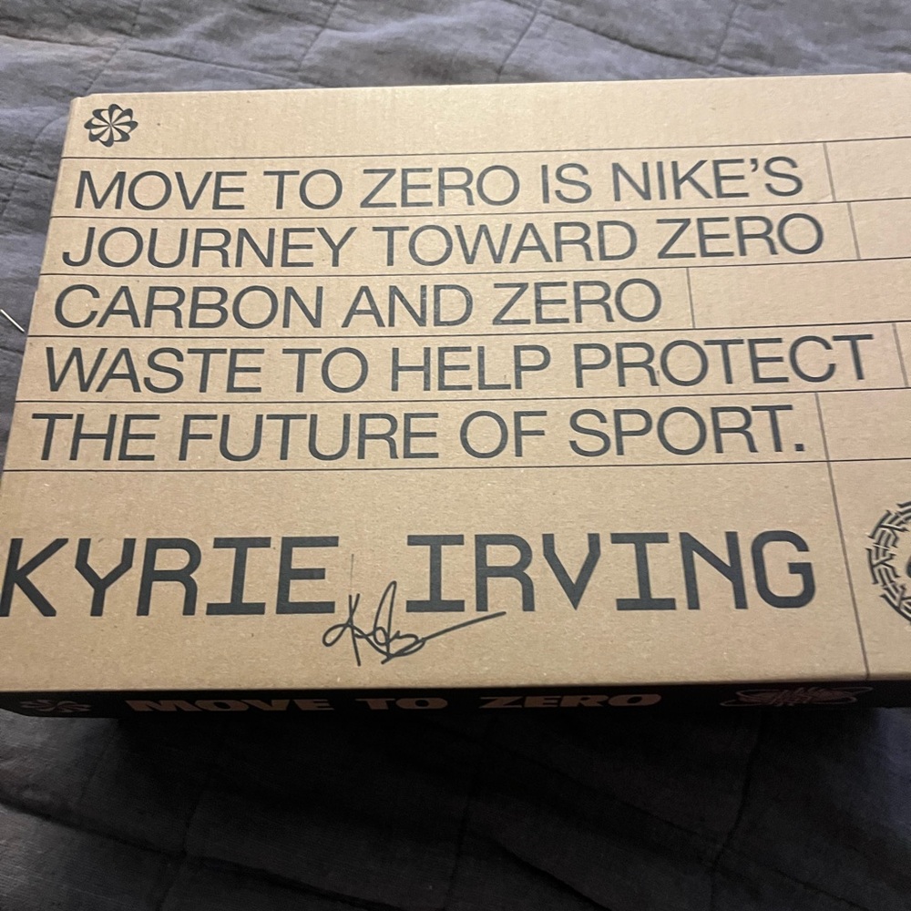 Nike Kyrie Irving Eco-Friendly Shoe New with Box, Size 7Y, Multi Color